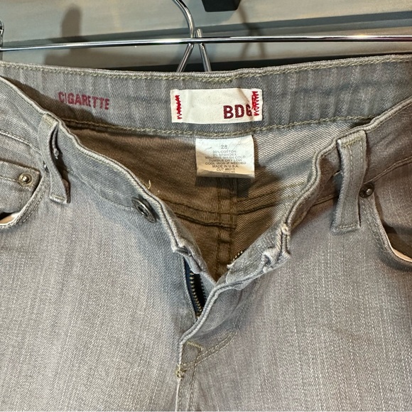 Urban Outfitters BDG Cigarette Jeans in Light Grey Denim - Picture 6 of 9